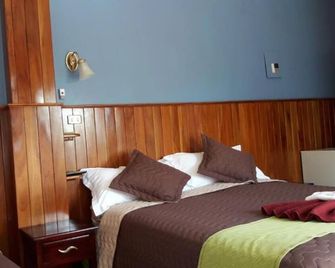 Hospedaje Los Cactus - Puerto Villamil - Schlafzimmer