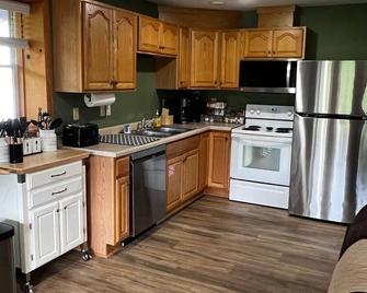 Lake Life Retreat 2 on Lake Wissota - Chippewa Falls - Kitchen