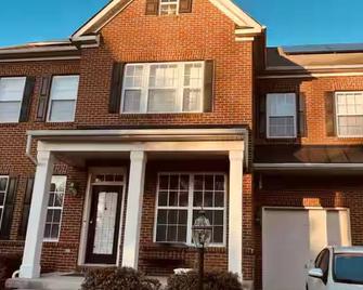 '6 mins To Dulles Airport Cozy Basement - Sterling - Building