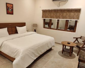Srijan Cottage- a home away from home. - Orchha - Bedroom