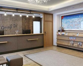 Hotel Alpenrose - Altenmarkt im Pongau - Front desk