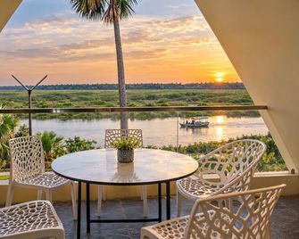 Rio Vista - Malikipuram - Balkon