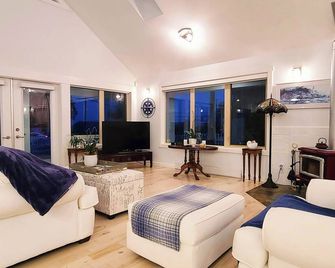 Oceanside Villas - Sechelt - Huiskamer