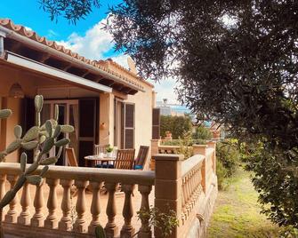 Casa dos Calas - Cala Mendía - Patio