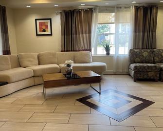 Dulles Suites Extended Stay - Sterling - Obývací pokoj