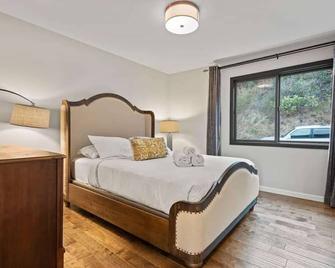 @ Marbella Lane - 3br Penthouse Suite |sf|parking - Brisbane - Bedroom