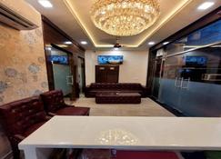 Live crown size- Hotel Crown Inn - Jalandhar - Lobby