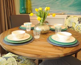 Beautiful One Bedroom Beachfront Property - Redondo Beach - Dining room