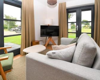 Skylge 2p - One Bedroom Apartment, Sleeps 2 - Midsland - Living room