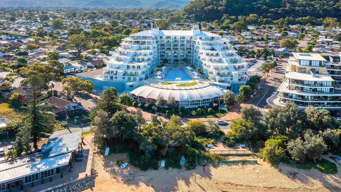 مانترا إيتالونج بيتش