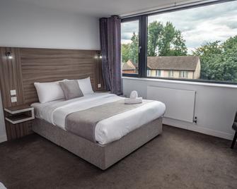 Sky Nights Hotel London Heathrow - West Drayton - Bedroom