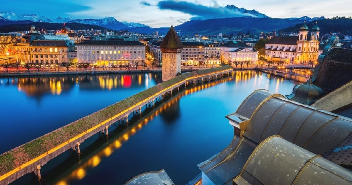 Luzern Швейцария Weihnachten. Hotel Luzern, Люцерн. Лучший вид в Люцерне. Отель «Hermitage Lake Lucerne» в Люцерне Швейцария.