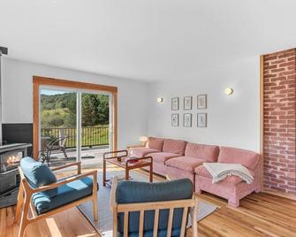 Chambers Hollow - Walton - Living room