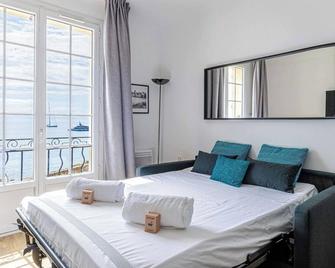 Modern and charming Apartement with sea view - Antibes Centre - Antibes - Schlafzimmer