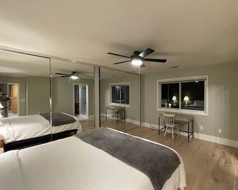 Peaceful Retreat with Ocean Views, Tall Pine Trees, and Beautiful Garden - Gualala - Habitación