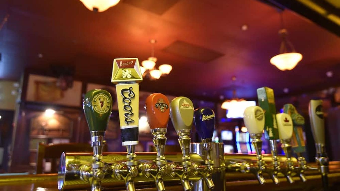 Tropical Inn - North Battleford