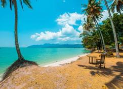 Coconut Beach Villa Langkawi - Langkawi - Strand