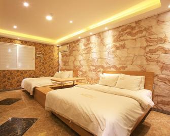 S-Petite Hotel - Chuncheon - Habitación