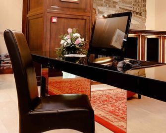 Hotel International Bucharest - Bucareste - Comodidade do quarto