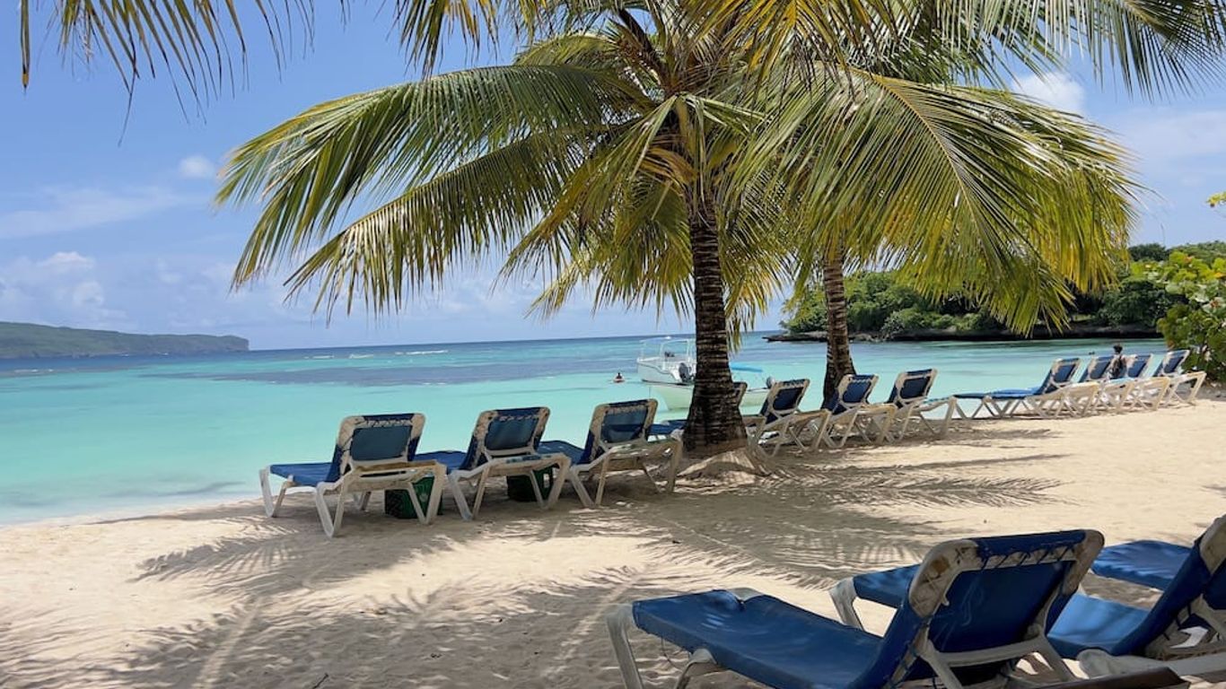 Chalet Tropical Hotel & Restaurant-Pizzeria