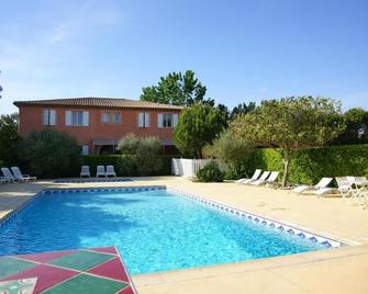 Logis Hotel & Restaurant L'etape Bouc Bel Air - Gardanne - Bouc-Bel-Air - Bazén