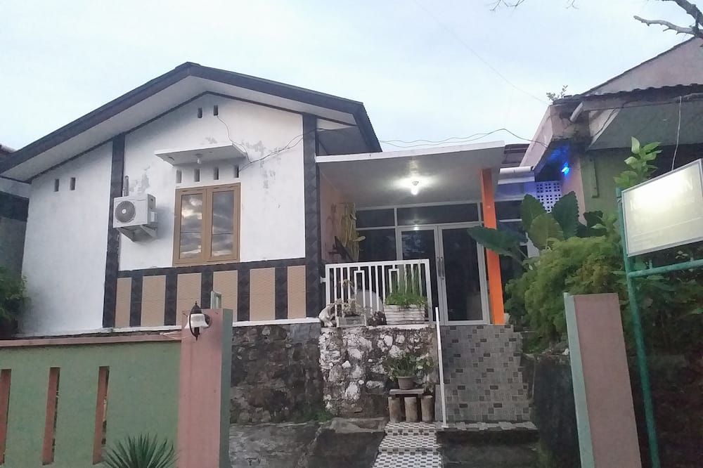 Kenangan Guest House - סבאנג - בניין