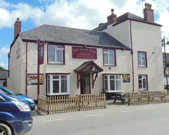 The Kings Head - Truro - Building
