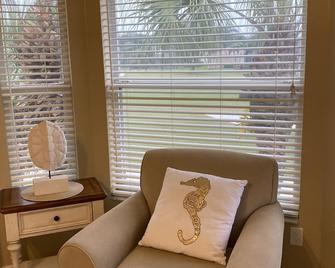 Stoneybrook condo with amazing sunsets overlooking 10th hole from your lanai! - Estero