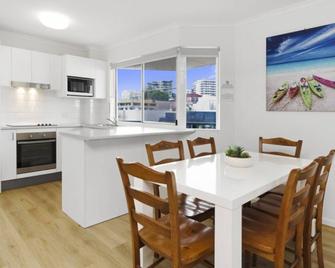 Anchors Aweigh Unit 6 - Калундра - Їдальня