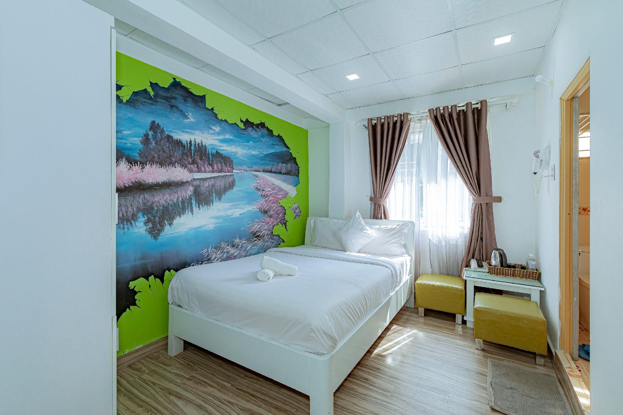 Ken's Backpackers Hotel