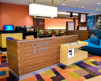Fairfield Inn & Suites by Marriott Quantico Stafford - Stafford - Rezeption
