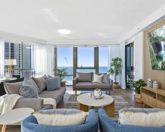 Sun City, 4 Bedroom Ocean View Family Apartment - Kids Stay Free - Surfers Paradise