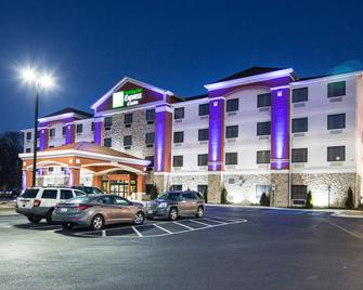 Holiday Inn Express & Suites Elkton - University Area - Elkton - Building