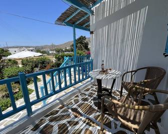 Georgia Studios - Katapola - Balcon