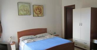Bed and Breakfast Oasi - Reggio Calabria - Bedroom