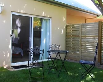Richmond Coachmans Rest Apartment - Richmond - Patio