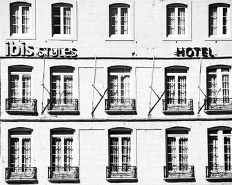 ibis Styles Bayonne Centre Gare - ביון - בניין