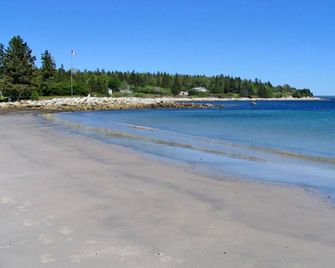 Anchorage House & Cottages - Aspotogan Cottage - Hubbards - Beach
