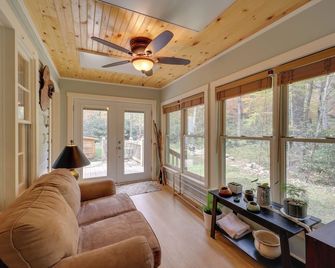 Creekside Newland Cabin about 7 Mi to Linville Falls - Newland - Sala de estar