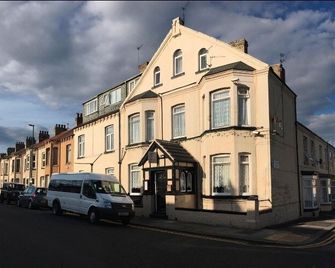 OYO Tudor Lodge - Redcar Beach - Redcar - Bâtiment