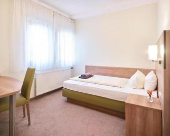 Portofino - Bonn - Habitación