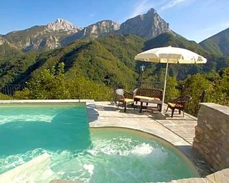 Borgo delle Panie - Isola Santa - Piscina