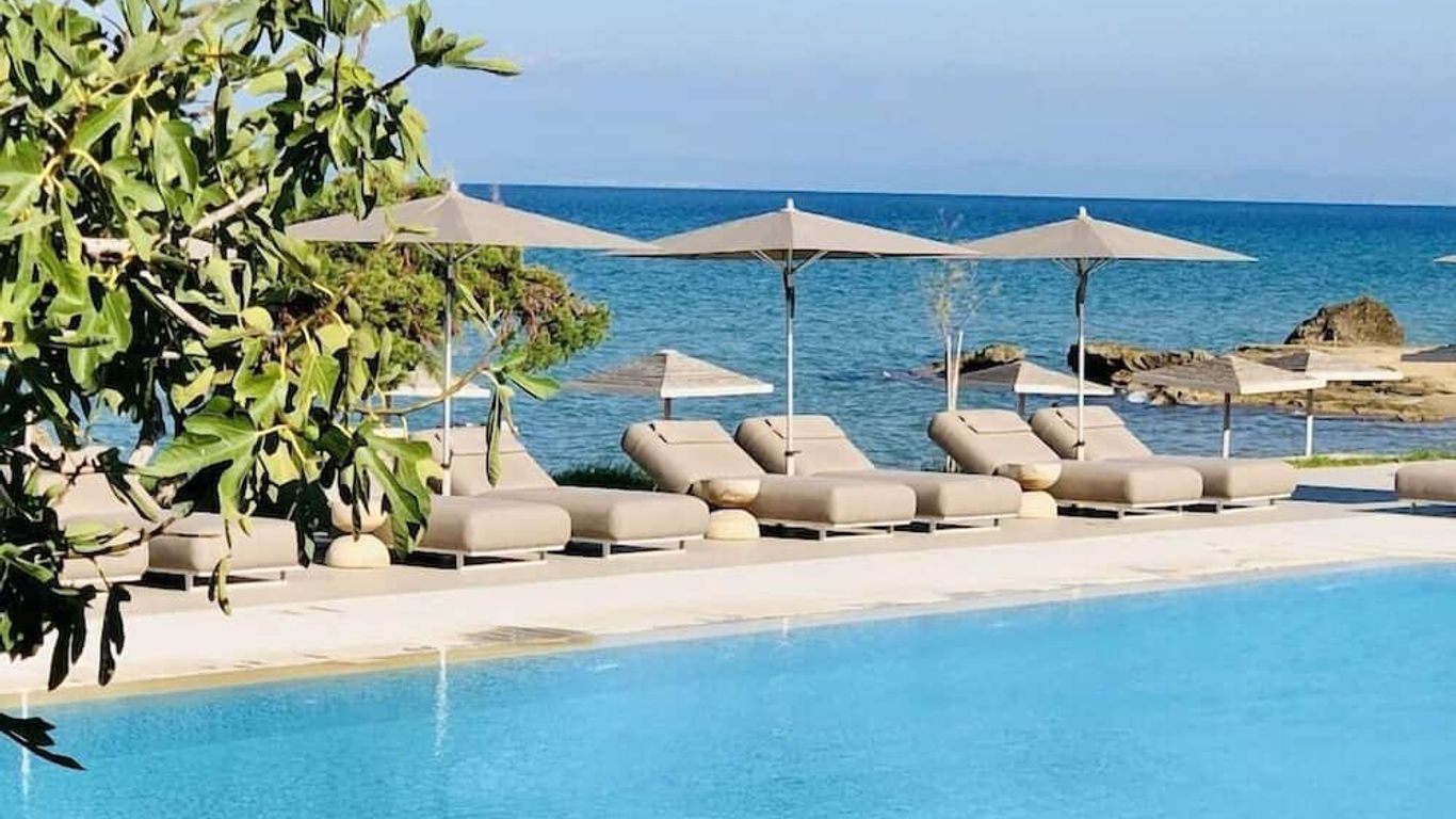 The Bay Hotel & Suites