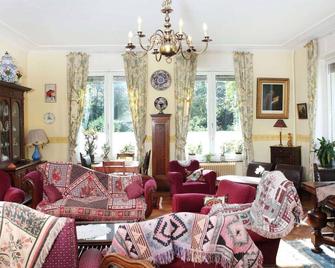 Comfortable Mansion in Doomkerke near Forest - Ruiselede - Lounge