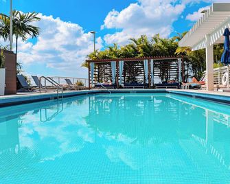 Luxury Midtown Miami Apartment - Miami - Piscina