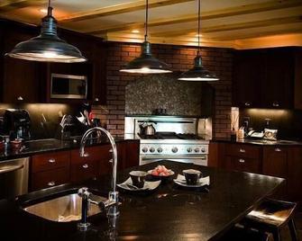 Ravenscliff - Ulster County beauty in Catskill National Park STR Permit # 22-10 - Olivebridge - Kitchen