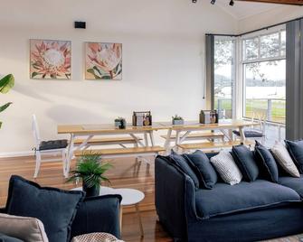 Hamptons at Woy Woy Waterfront - Woy Woy - Sala de estar