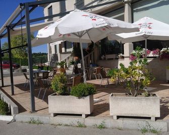 Hostal Restaurante Vial - Ourense - Patio