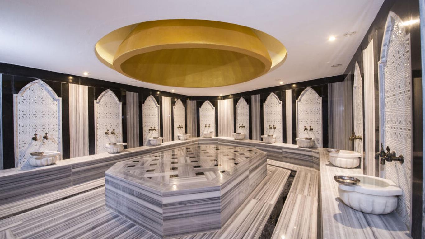 Palm World Resort & Spa Side