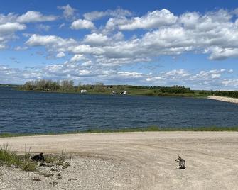 Payne Lake Wilderness Huts - Moose Tracks - Mountain View - Beach